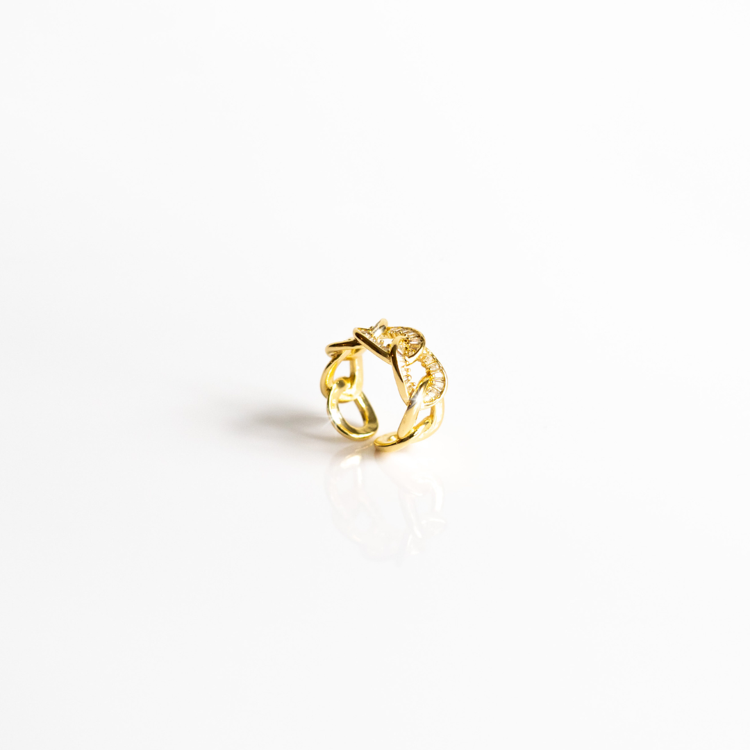 The Glitz & Glamour 18k ring