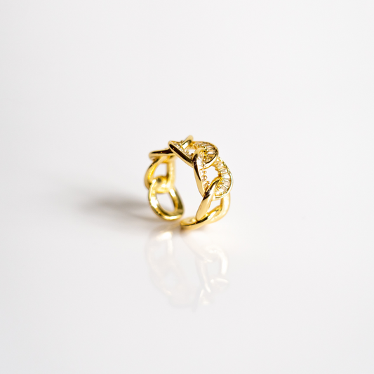 The Glitz & Glamour 18k ring